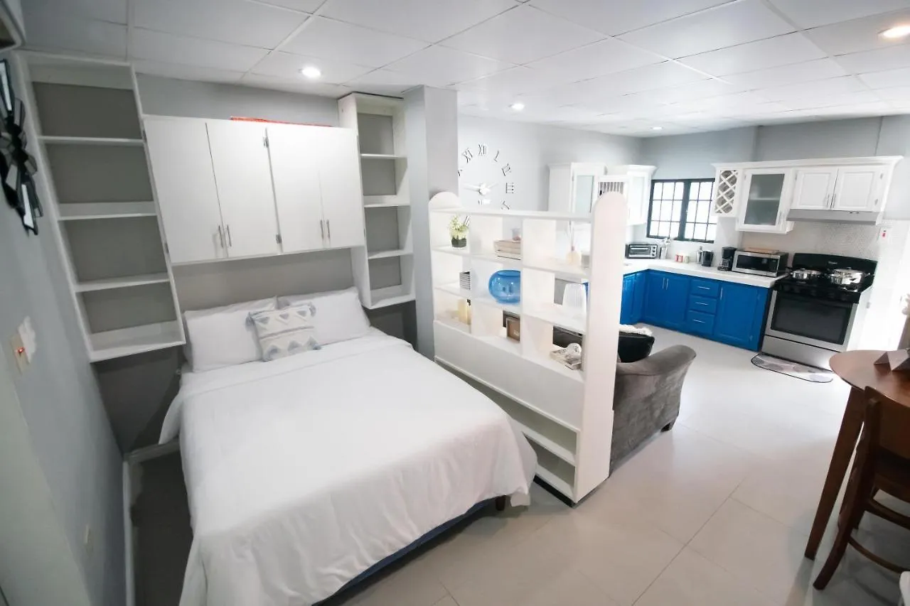 Stacys Place #3 Studio Apartment ポートオブスペイン
